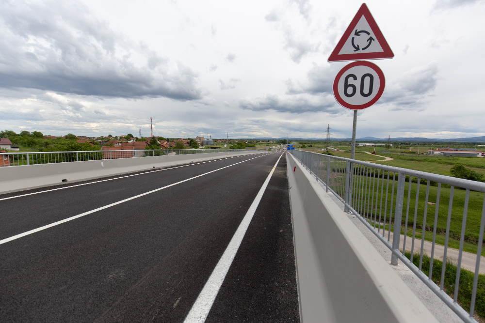 Sie Möchten Nach Rechts In Eine Vorfahrtstraße Einbiegen. Worauf Müssen Sie Achten